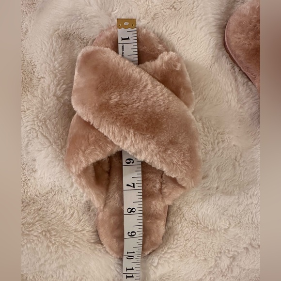 Luxurious Plush Cross-Band Slippers for Women - Pink Faux Fur Size 8-9 - Picture 8 of 8